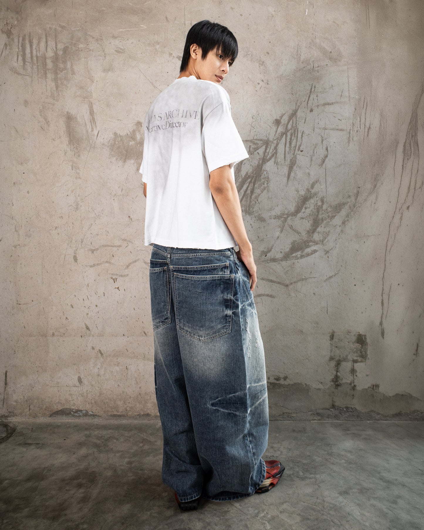KMC WASHED DIRECTOR T-SHIRT